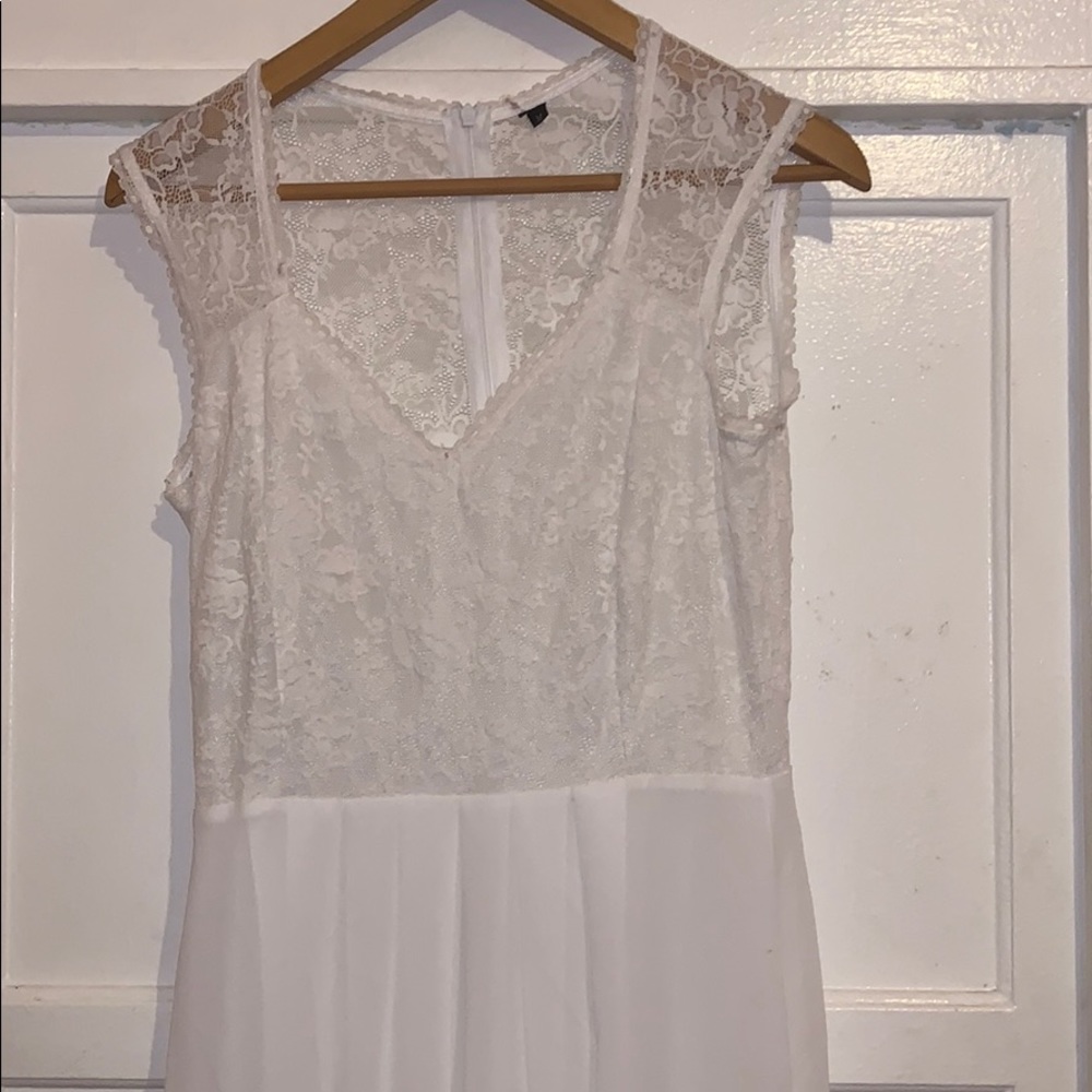 Lacey sweetheart neckline maxi dress